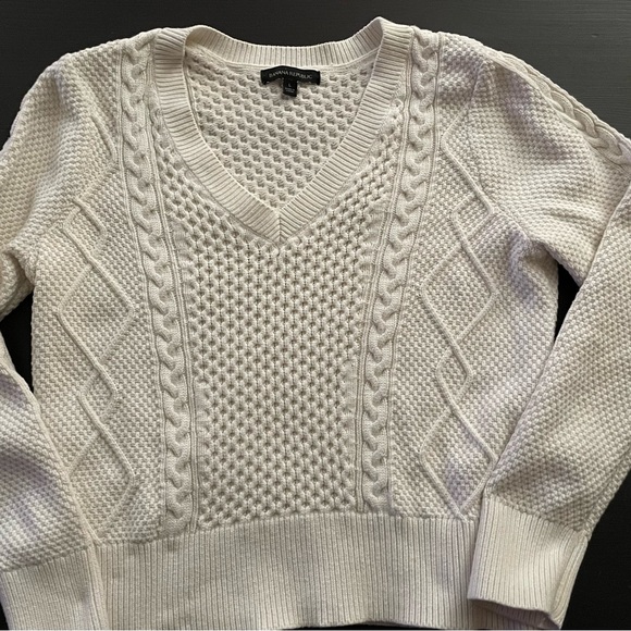 Banana Republic Ivory Cable Sweater - Picture 2 of 6